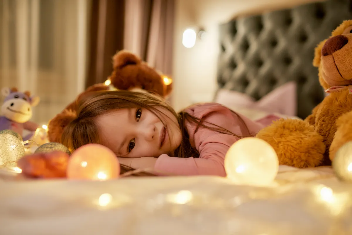 DIY: Creare una ghirlanda luminosa per una camera da letto per bambini.