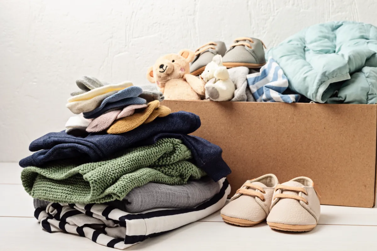 Come mantenere e lavare i vestiti del bambino in modo che durino.