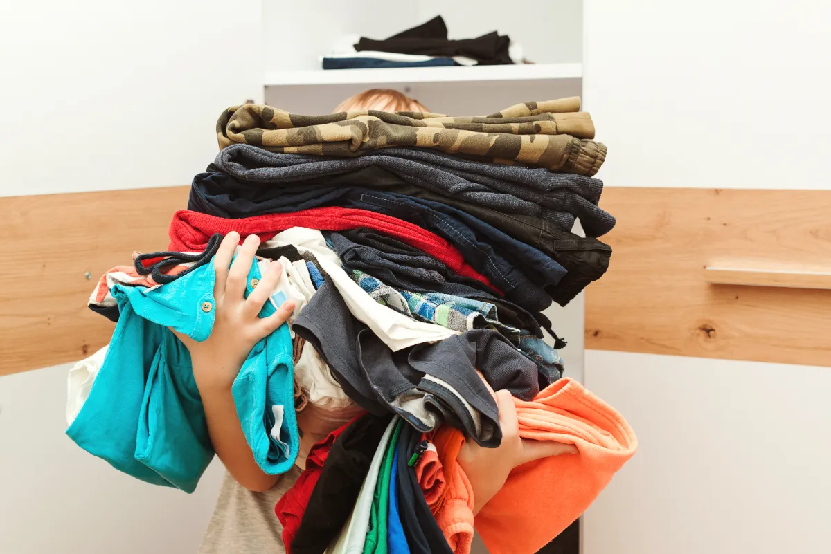 Come riciclare e riutilizzare i vecchi vestiti del bambino.