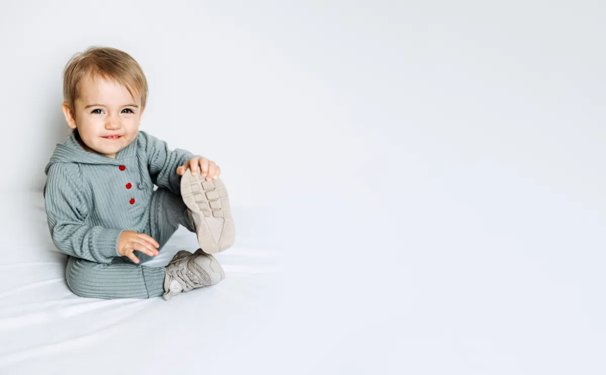 Gli accessori essenziali per completare il look del tuo bambino.